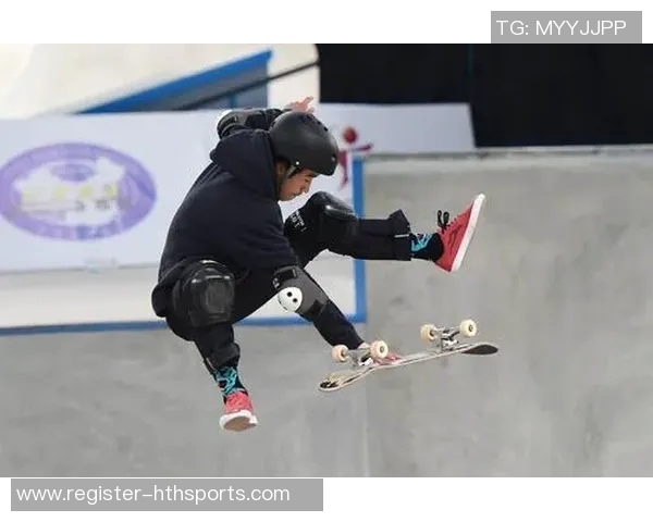 南京滑板队在运动滑板技术排行榜中荣获第三名展现出色实力与潜力